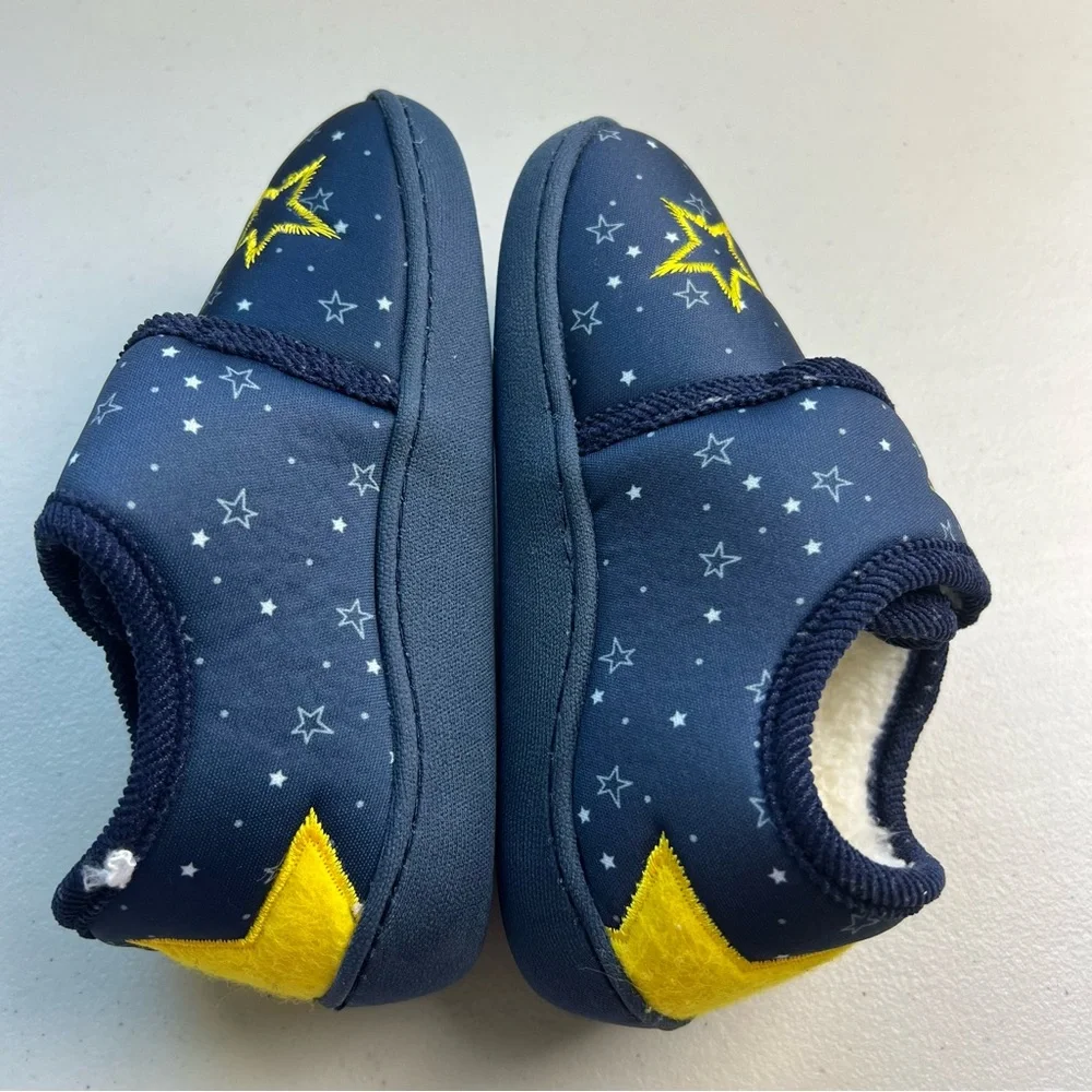 Livie & Luca Size Medium Space Slippers